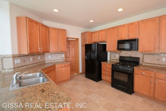 Building Photo - 4 br, 2.5 bath House - 4663 Desert Varnish...