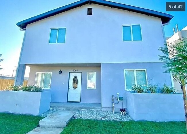 Building Photo - BROADWAY (10611)