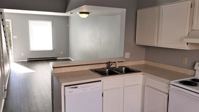 Building Photo - 1922 N Salem Ave