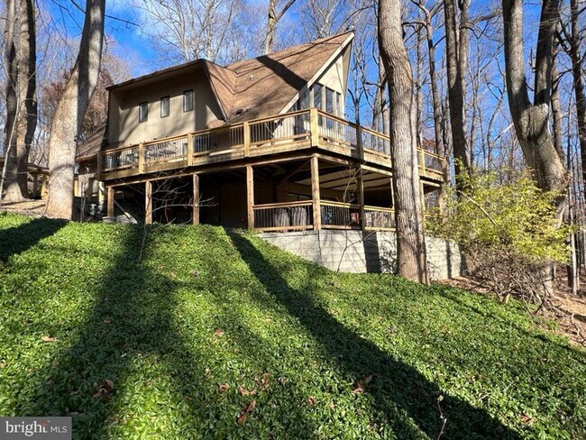 Foto del edificio - Beautiful 3bd 3bth contemporary A-framed home in the prestigious Eagle's Nest community.
