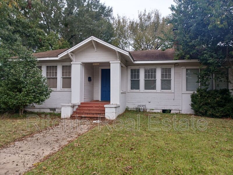 Primary Photo - 2004 Madeline St
