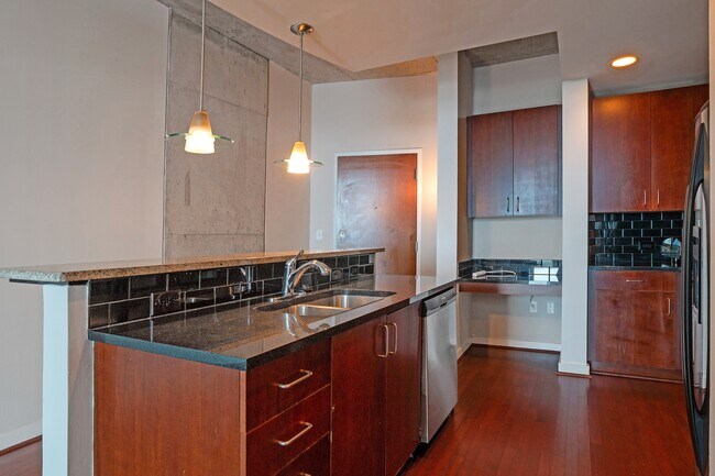 Foto del edificio - 361 17th St NW