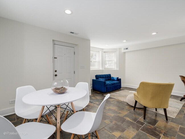 Foto del edificio - 3750 W Cortland St