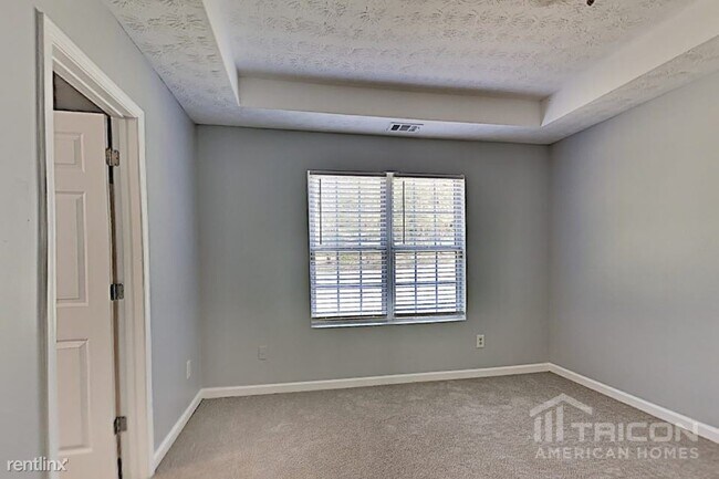 Building Photo - 725 Mossy Oak Dr