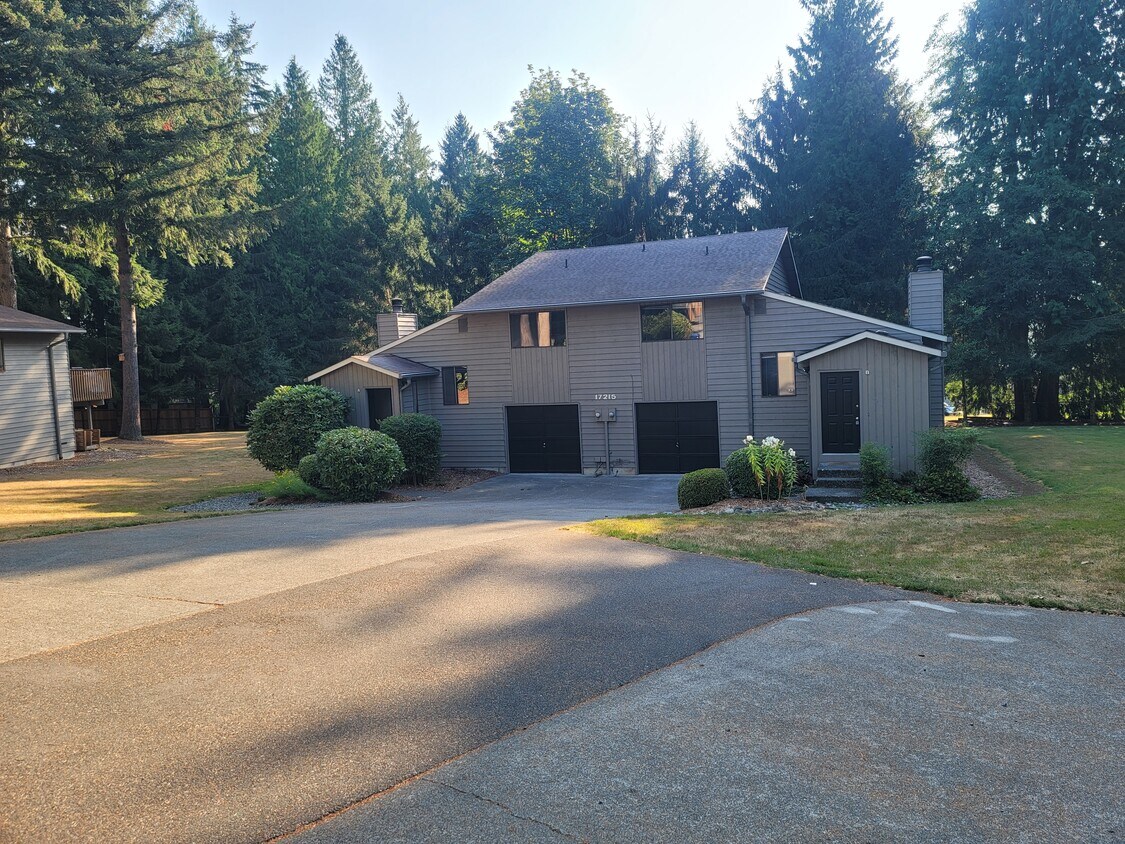 Foto principal - 17215 Gravenstein Rd