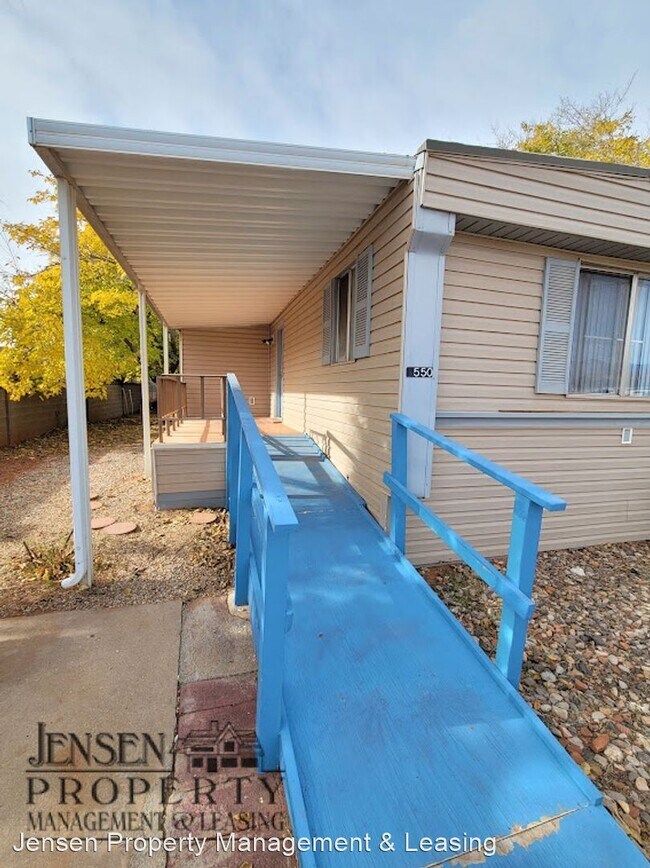 Foto del edificio - 3 br, 2 bath House - 550 South 150 East