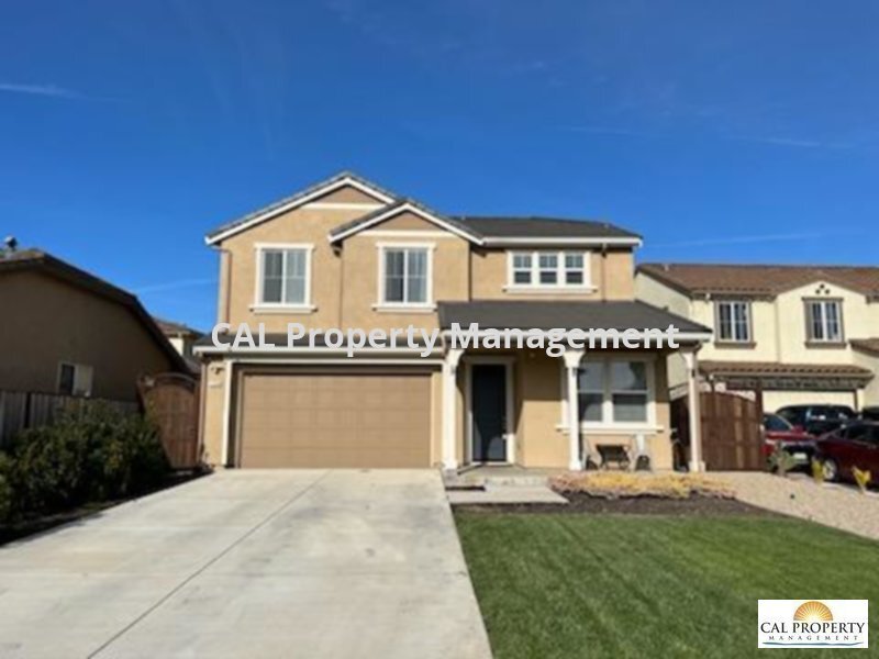 Primary Photo - 4 Bedroom and 3 Bathroom house east of Sal...