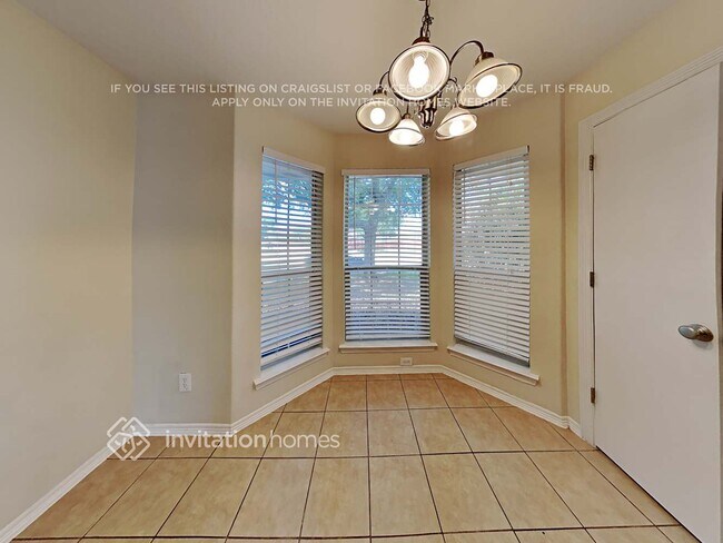 Foto del edificio - 6002 Lone Prairie Way