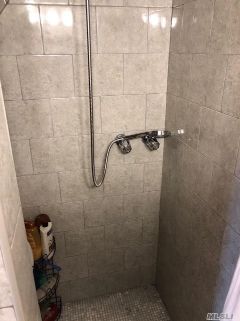 Foto del edificio - 166-40 17th Ave