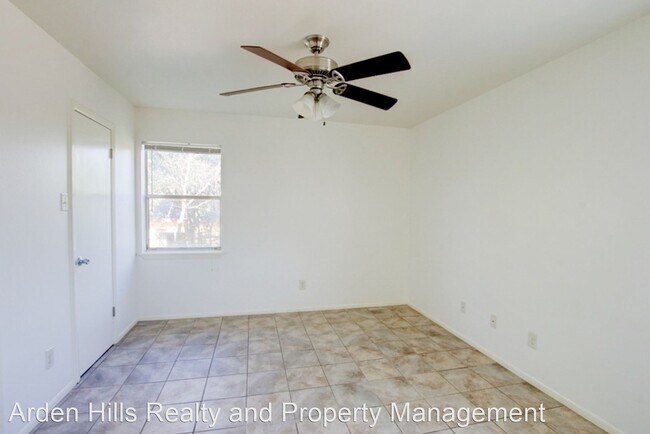 Foto del edificio - 405 Ranchero Rd