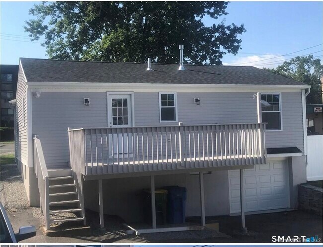 Foto del edificio - 1025 Meriden Rd