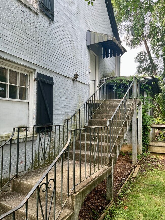 Foto del edificio - 2 Bedroom in Downtown Hendersonville!