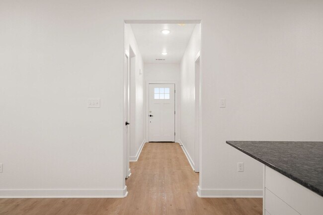 Foto del edificio - Brand New Duplex for Rent in Chaffee Cross...