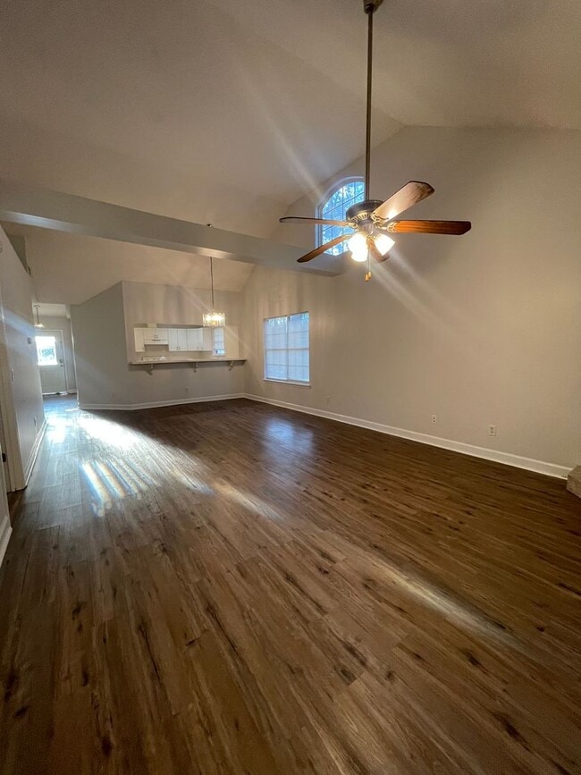 Building Photo - 186 Leeswood Cir