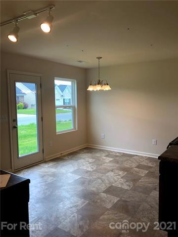 Foto del edificio - 1704 Overcreek Cir