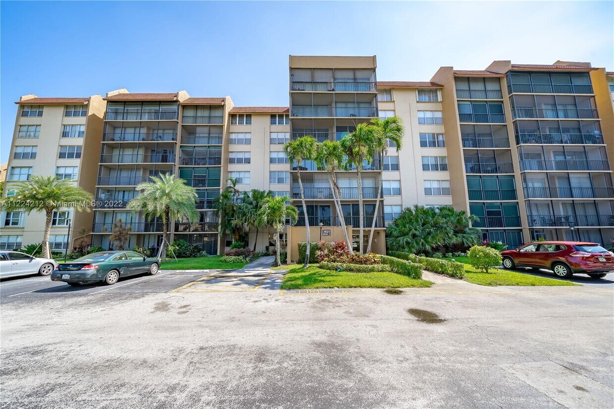 3821 Environ Blvd Unit 407, Lauderhill, FL 33319 Condo for Rent in
