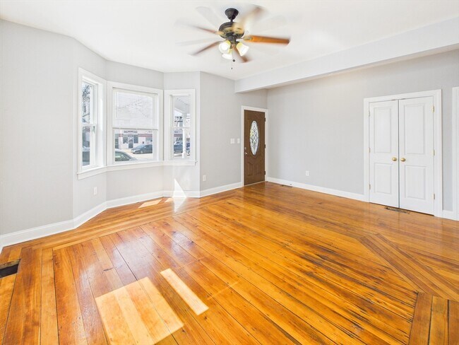 Building Photo - 1040 Hyde Park Ave