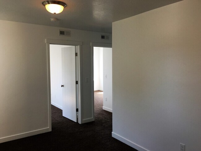 Building Photo - 5347 Fallowfield Ln