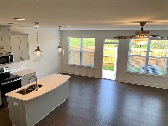 Foto del edificio - 212 N Auburn Landing Pl