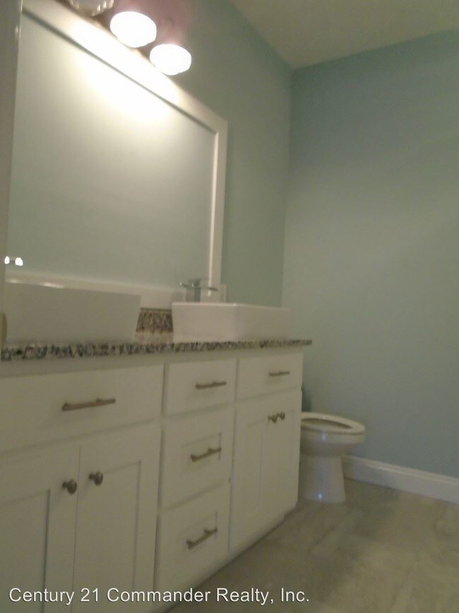 Building Photo - 4 br, 3.5 bath House - 14203 A Millcole Ave