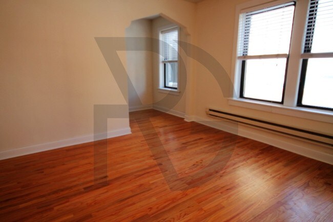 Building Photo - Gut rehab in Lakeview
