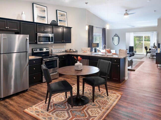 Beautiful Open Layouts Full of Natural Light - Redwood Waukee Hickman Road