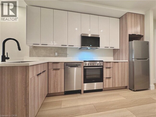 Photo du bâtiment - 169 James St S