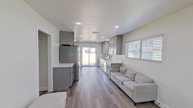 Foto del edificio - 8592 Cornwall Cir