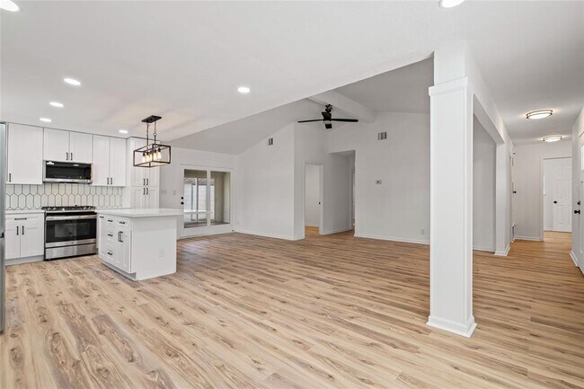 Foto del edificio - 6009 Glen Meadow Dr