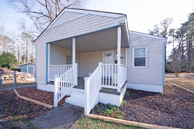 Building Photo - 314 Woodhaven Dr