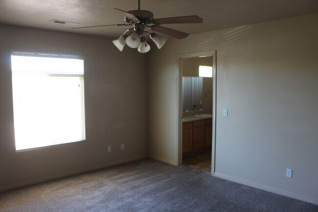 Foto del edificio - Fox Cove Unit
