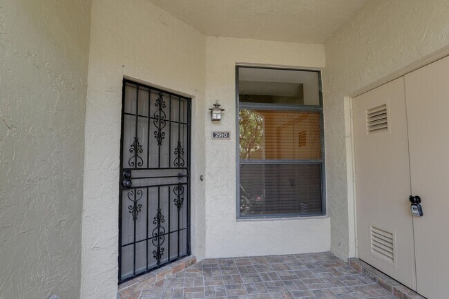 Foto del edificio - 2910 Monaco Ct