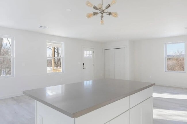 Building Photo - 23 Highland Ave