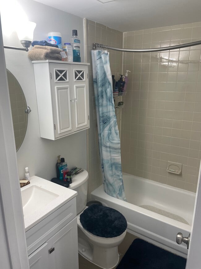 Bathroom - 1812 Vernon St NW