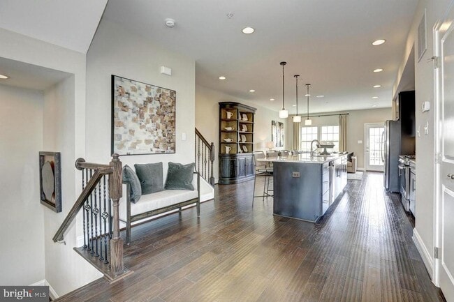Building Photo - 22101 Broadway Ave