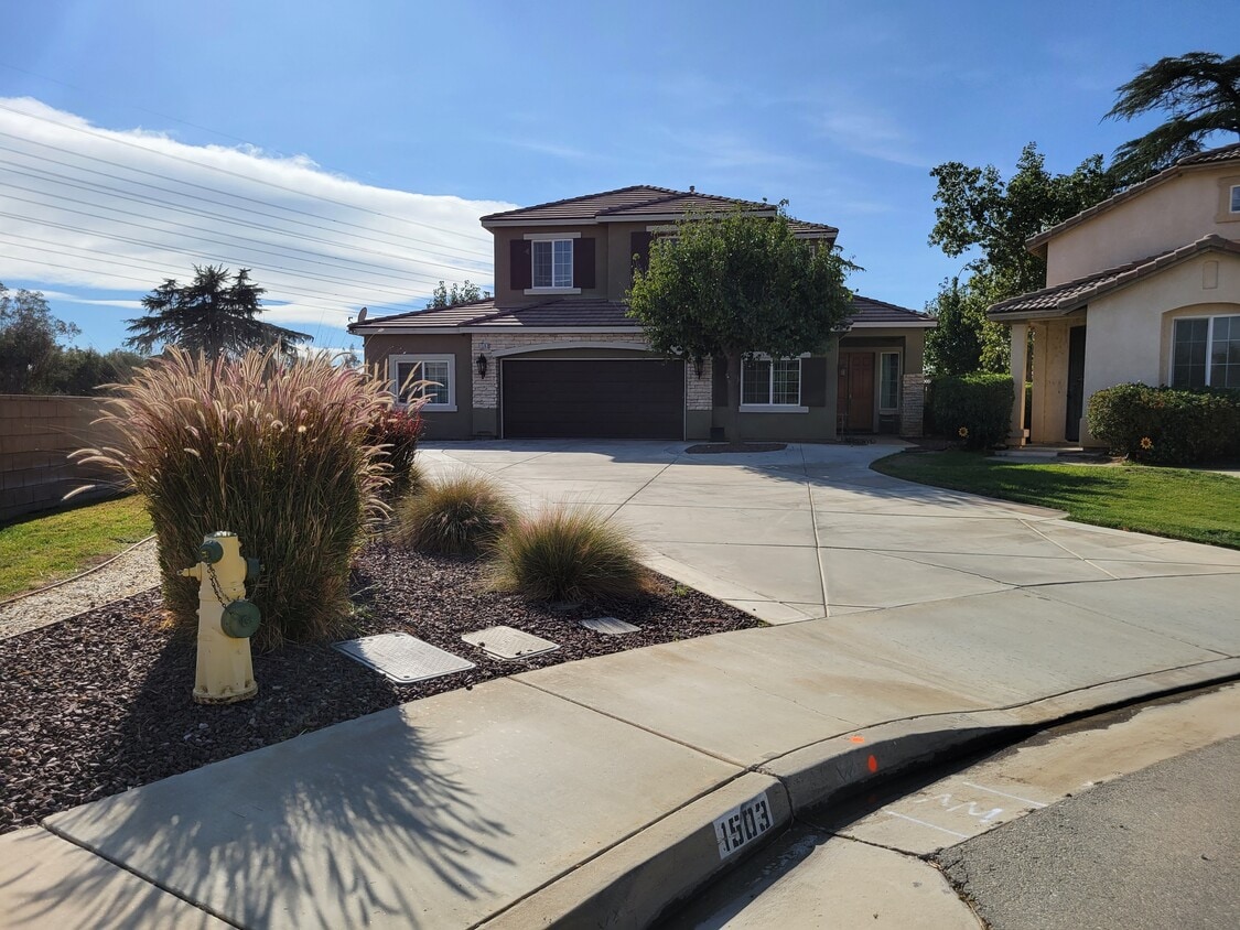 Primary Photo - 1503 Mountain View Tr