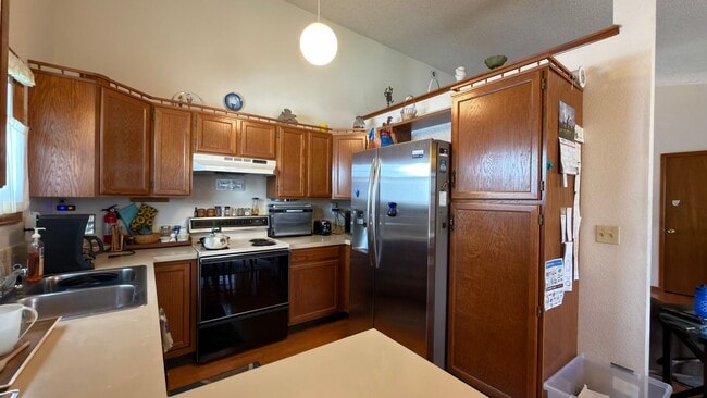Building Photo - Great Furnished House In Fort Collins with all utilities included