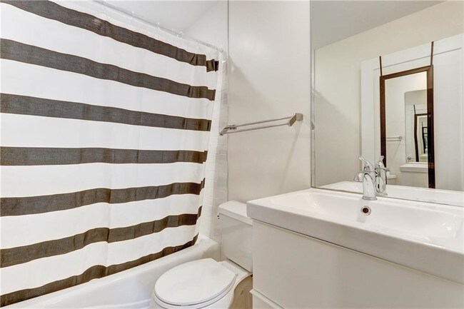 Foto del edificio - 1705 E 14th St