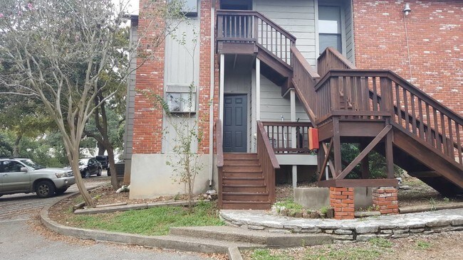 Building Photo - 430 Lindsey St