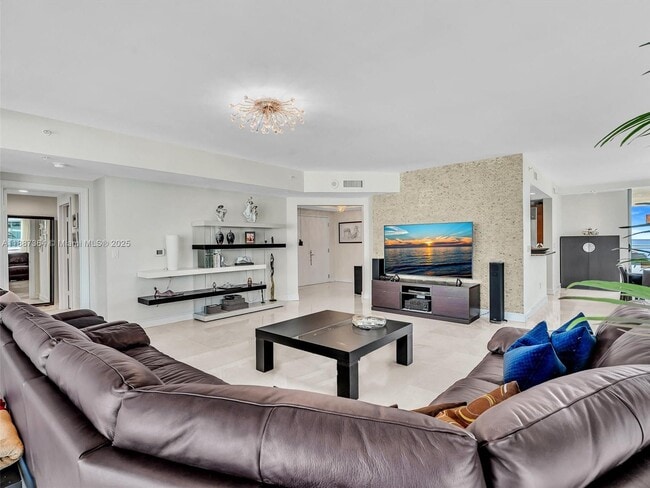 Building Photo - 3535 S Ocean Dr