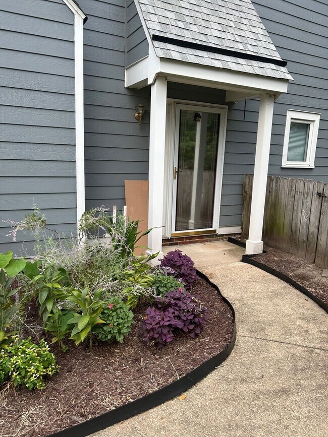 Foto del edificio - 7816 Coachford Ct