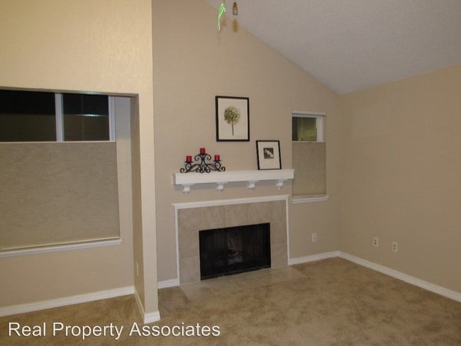 Foto del edificio - 2 br, 1 bath House - 14409 NE 30th Pl #23C
