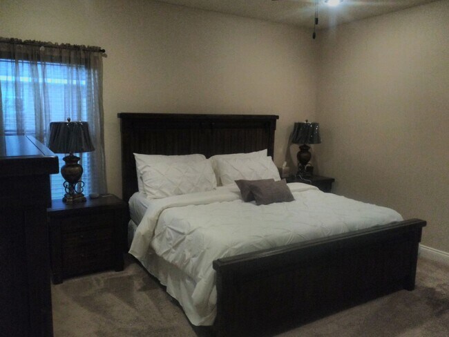 Foto del edificio - 1803 Briarwood St