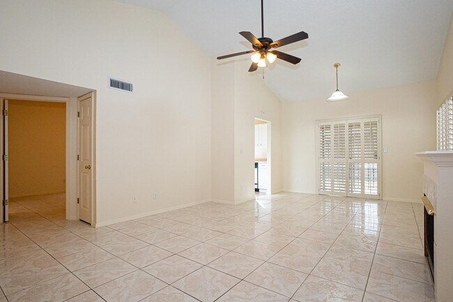 Foto del edificio - 2145 King James Pl