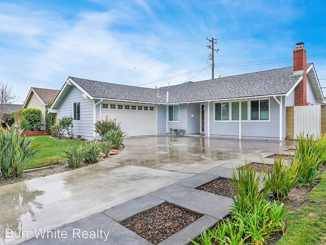 Primary Photo - 4 br, 2 bath House - 17571 WRIGHTWOOD LN.