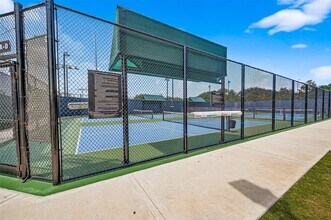 Building Photo - 10727 River Walk Dr