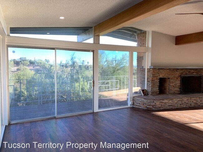 Foto del edificio - 4 br, 3 bath House - 7035 N. Skyway Drive