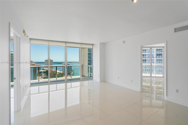 Foto del edificio - 475 Brickell Ave