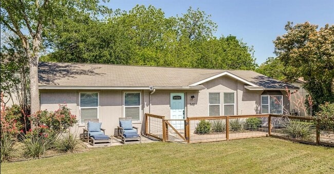 Building Photo - 748 Wales Way