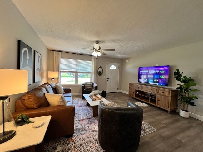 Building Photo - Equestrian getaway Wilmington, Long stays ...